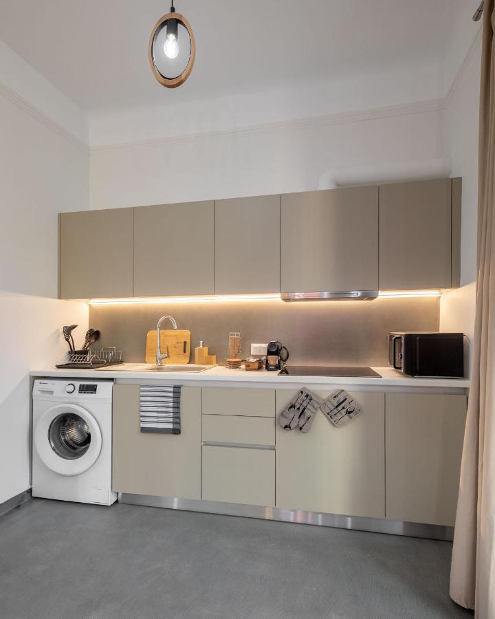 Christiana'S Lovely Apartment In Psyri, Athens Atenas Exterior foto